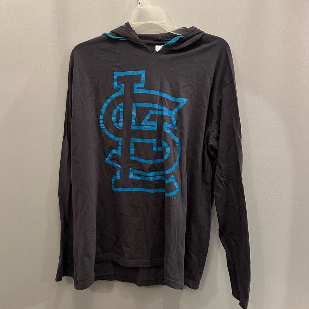 St Louis Cardinals Hooded Long Sleeve Shirt. Adult Medium.